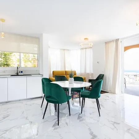 Elysium Ocean 빌라 아데제